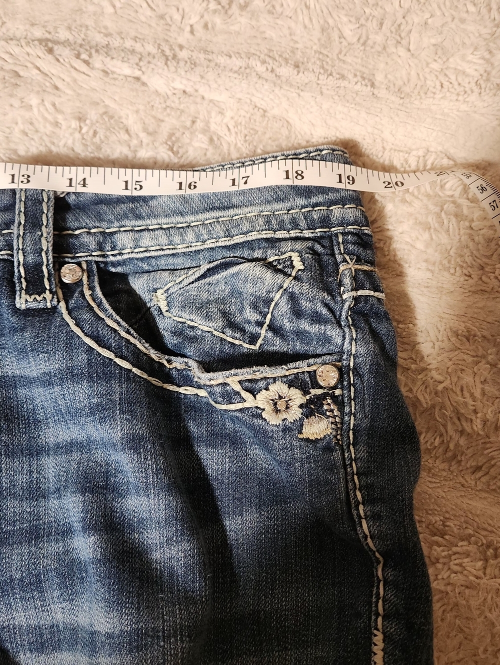 VIGOSS The New York Capri Jeans Womens Size 16  Mid-Rise Embellished Embroidered - Picture 5 of 16